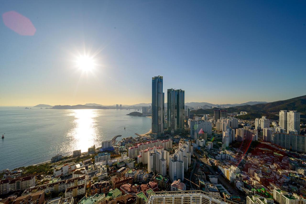 Grand Lct Residence Busan Bagian luar foto