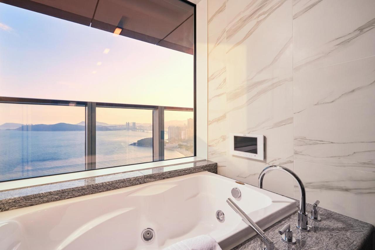 Grand Lct Residence Busan Bagian luar foto