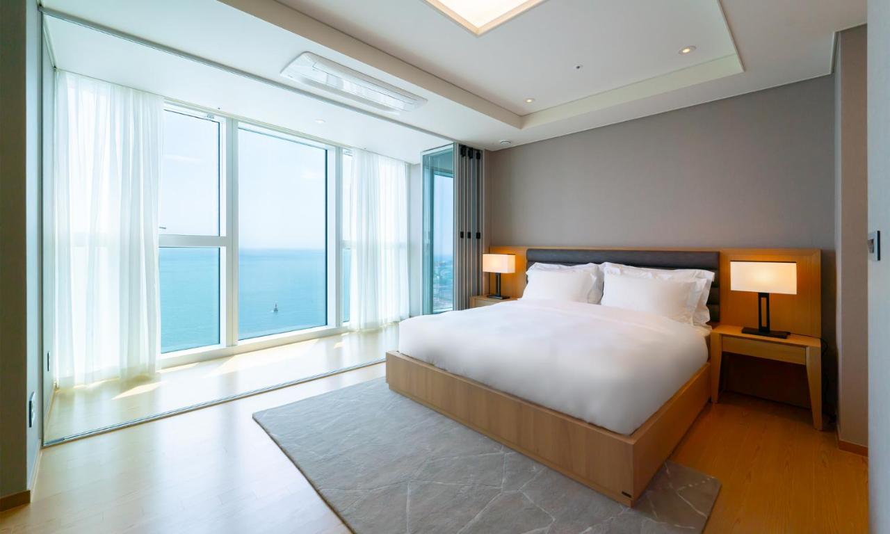 Grand Lct Residence Busan Bagian luar foto