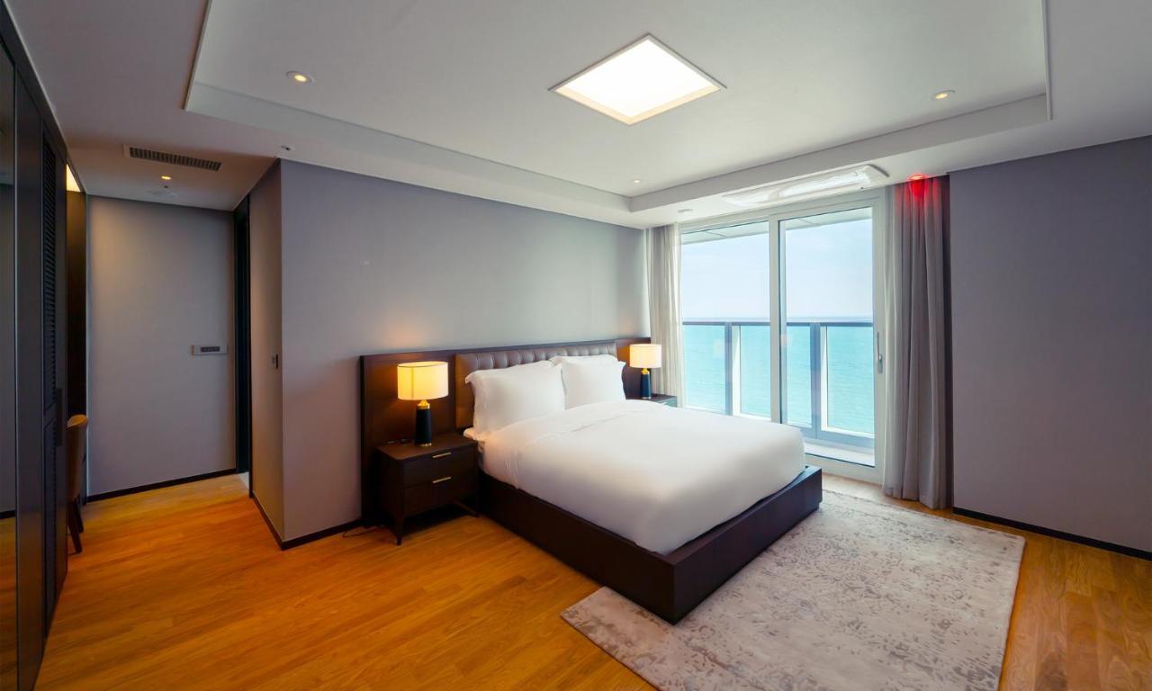 Grand Lct Residence Busan Bagian luar foto