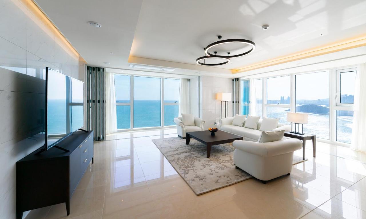 Grand Lct Residence Busan Bagian luar foto