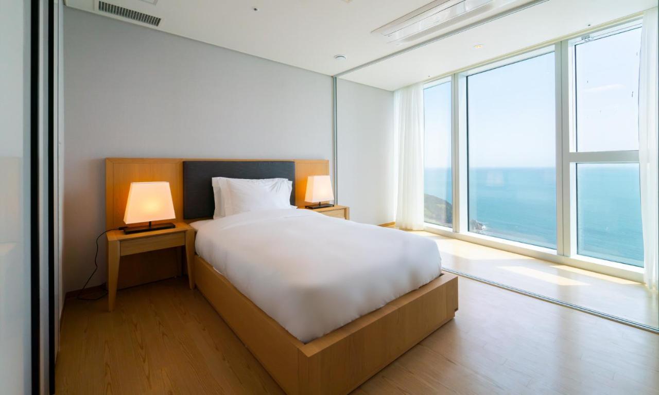 Grand Lct Residence Busan Bagian luar foto