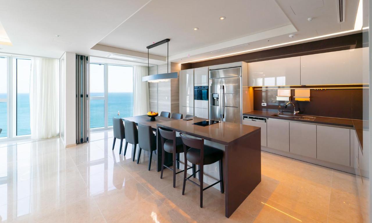 Grand Lct Residence Busan Bagian luar foto