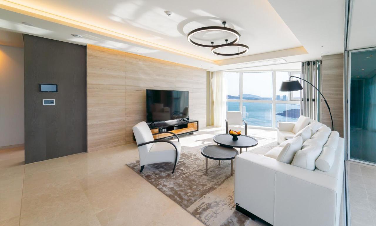 Grand Lct Residence Busan Bagian luar foto
