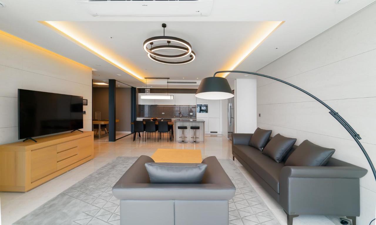 Grand Lct Residence Busan Bagian luar foto