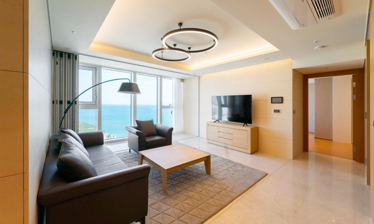 Grand Lct Residence Busan Bagian luar foto
