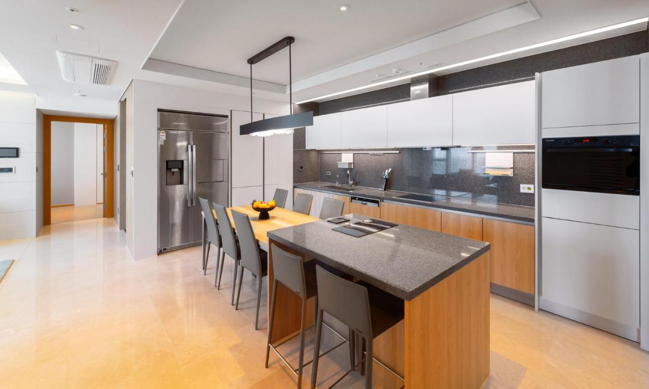 Grand Lct Residence Busan Bagian luar foto