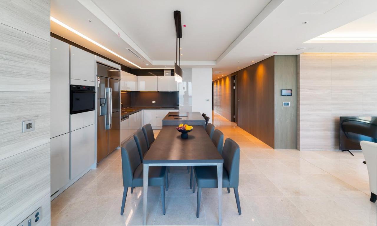 Grand Lct Residence Busan Bagian luar foto