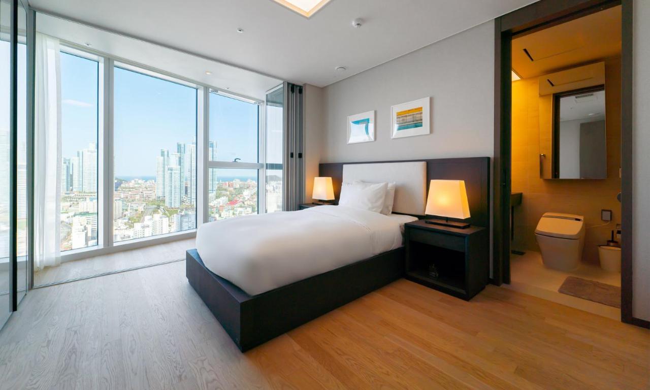 Grand Lct Residence Busan Bagian luar foto